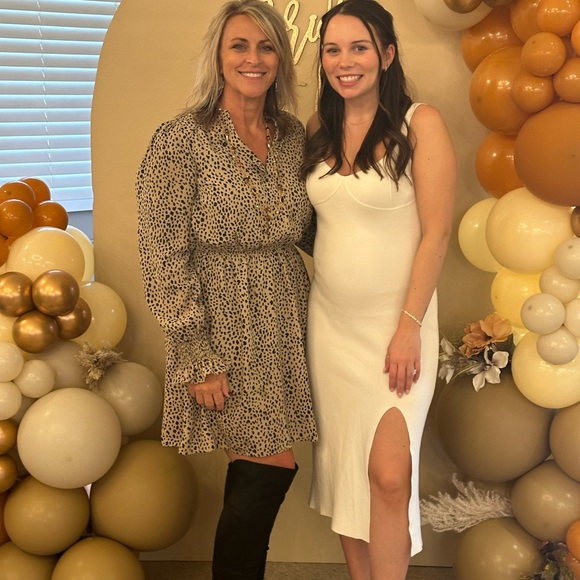 Abercrombie & Fitch White Midi Dress with Tan Coat - Picture 5 of 5